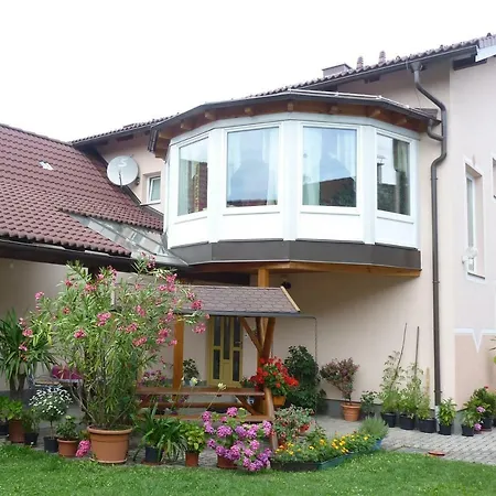 Pensionat Gertis Blumenhof Privatzimmer,